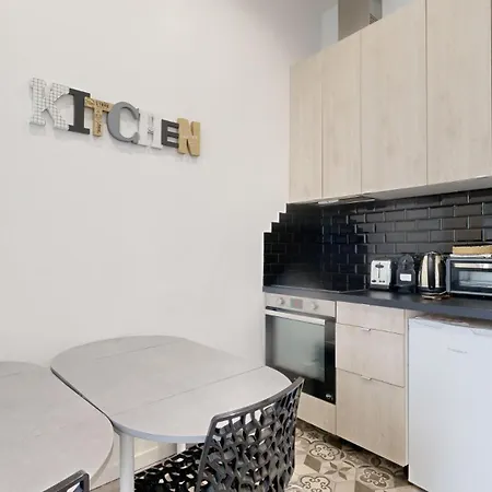 Bluestay 13 - A Apartment