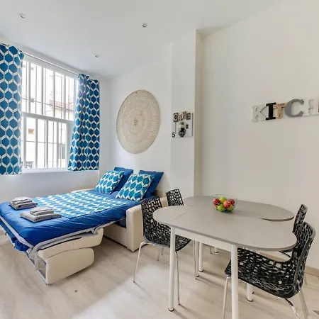 Bluestay 13 - A Apartment