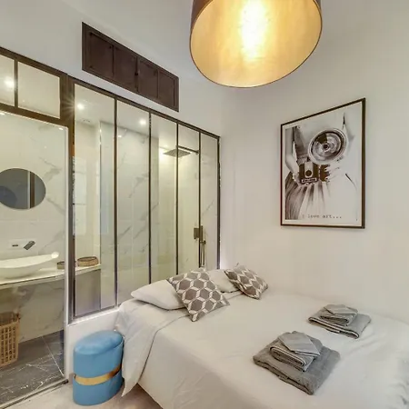 Bluestay 13 - A Paris